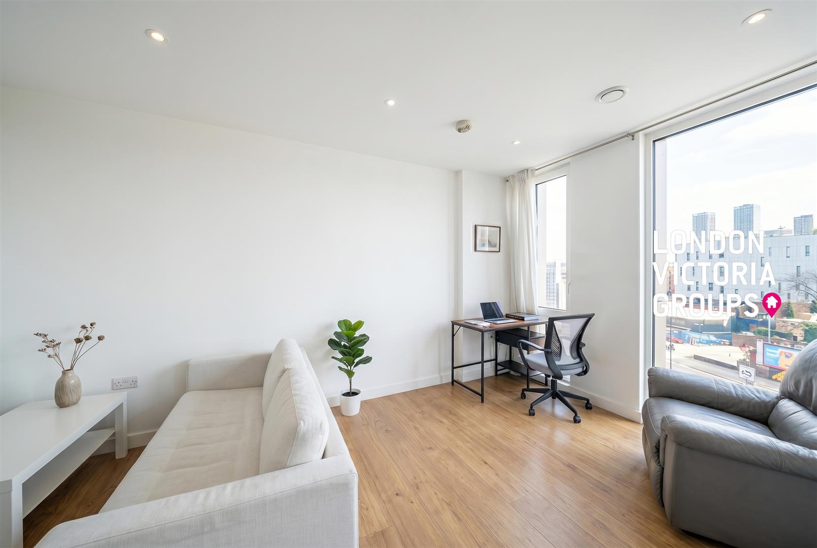 1 bed property in Perceval Square, College Road, Harrow